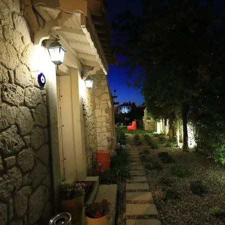Hotel Seven